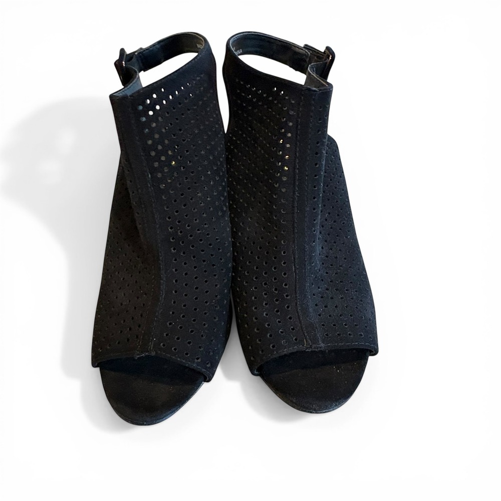 Madden Girl Womens Black‎ Laser Cut Perforated Slingback Block Heel Sandals 7.5 - Picture 3 of 8